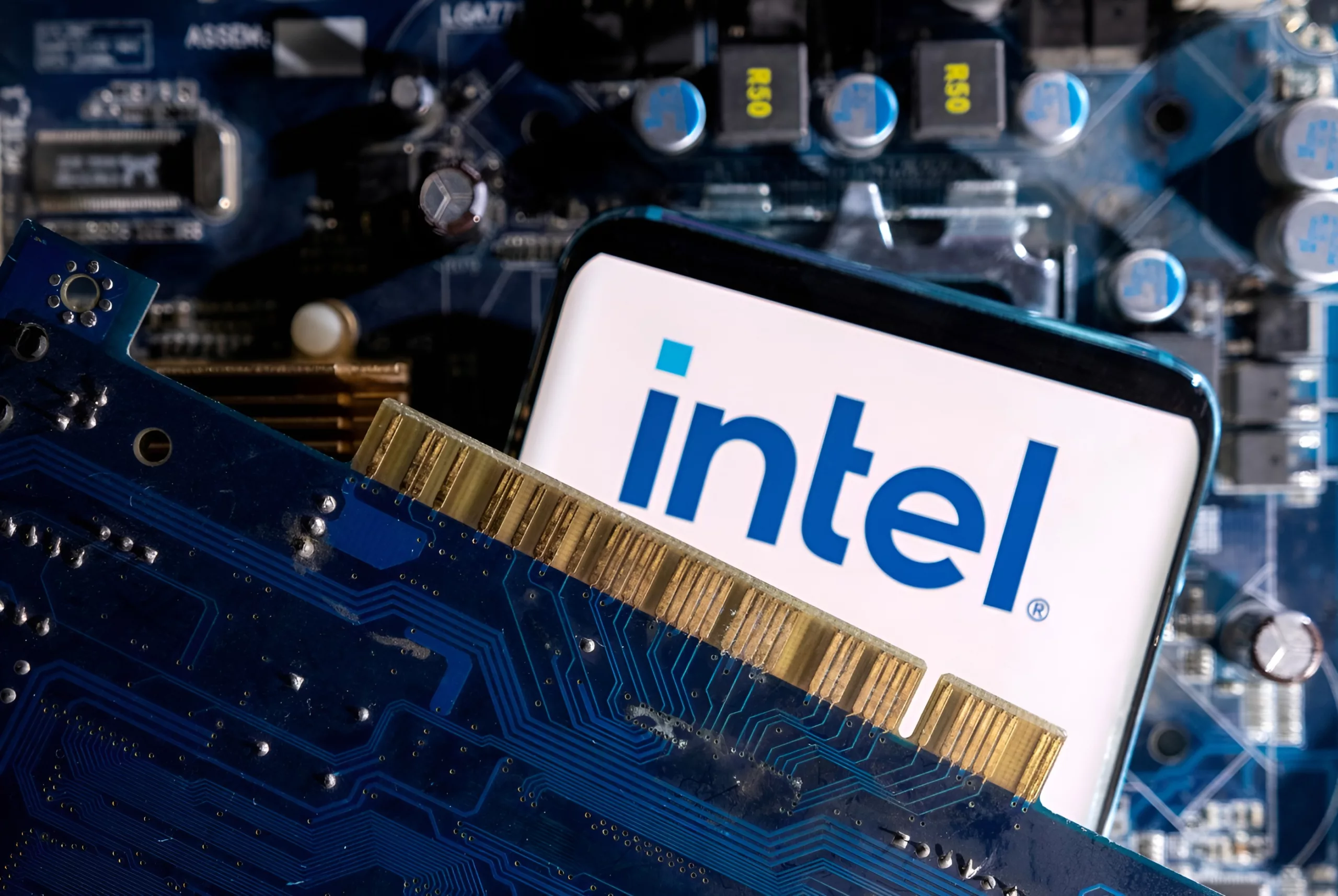 Intel crée sa propre société d’intelligence artificielle générative