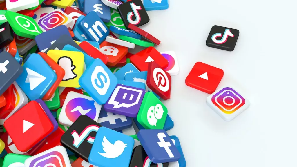 Insta, X, Whatsapp… : Quelles sont les applications les plus téléchargées ?